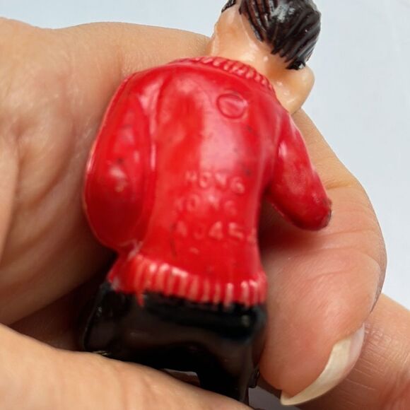 Two Vtg mid century hard plastic boy & girl figures  on the phone cake toppers - Picture 4 of 7